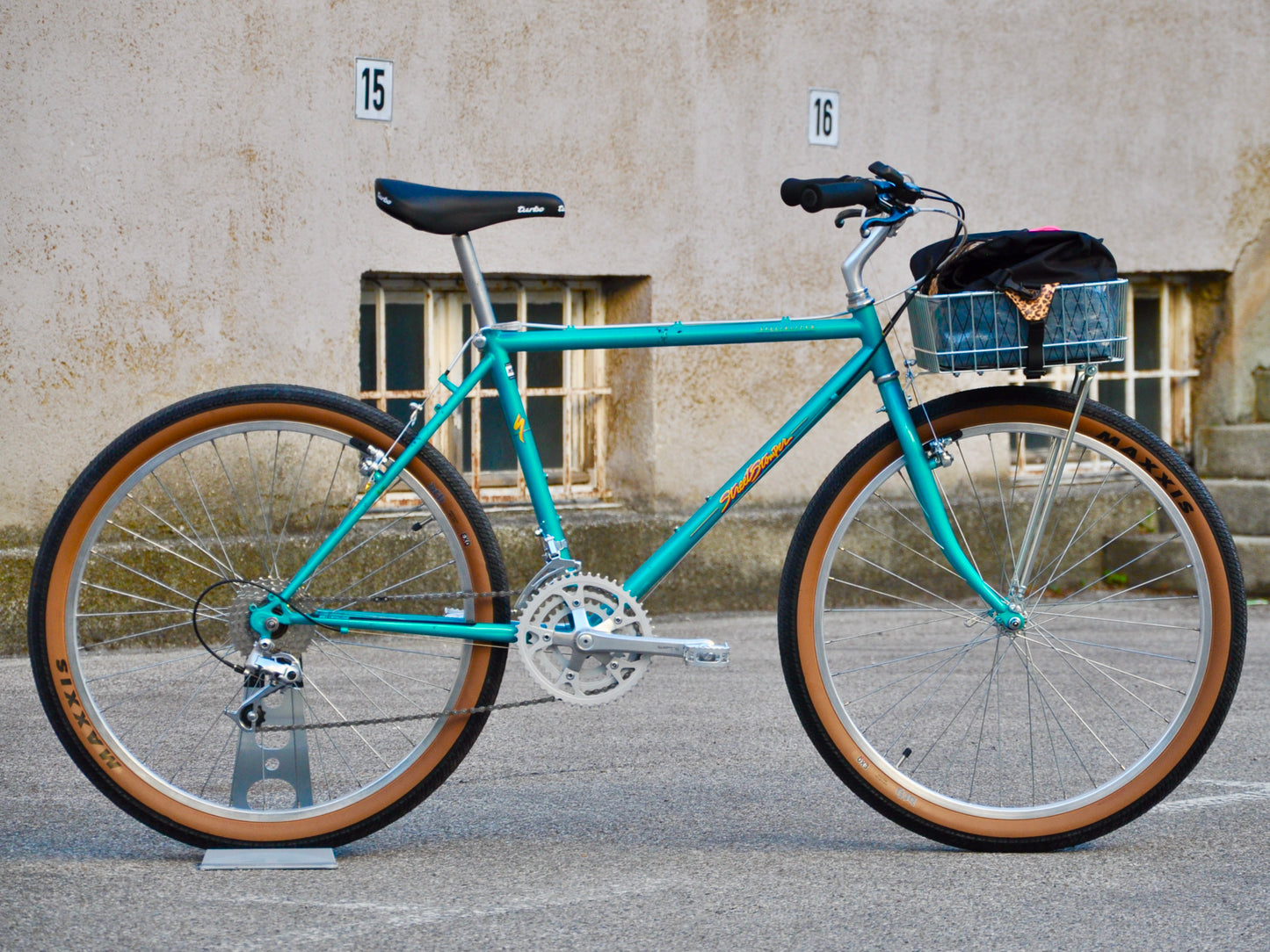 Leo Street Stomper