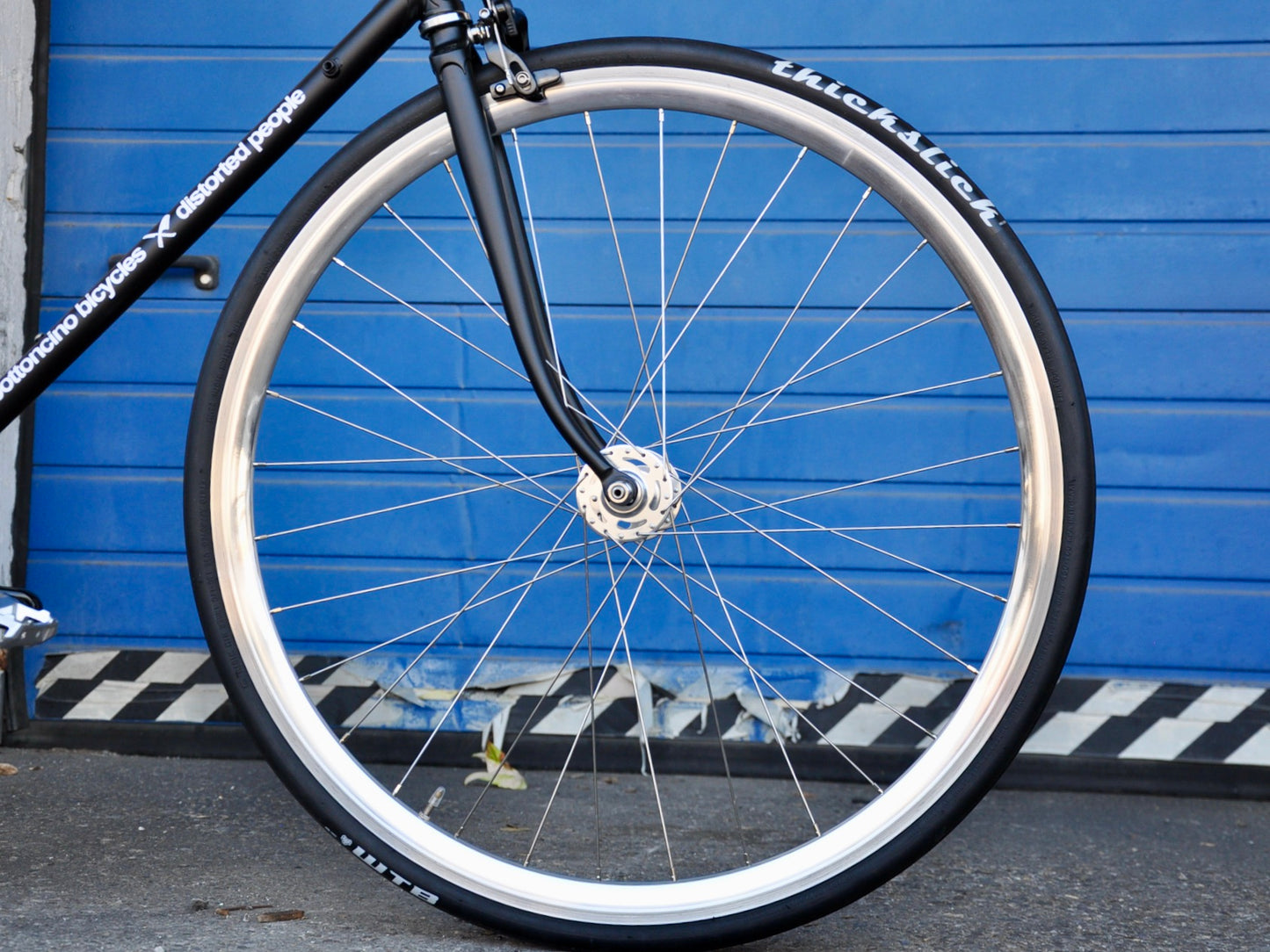 distorted people Blades Bike (Ausstellungsmodell)